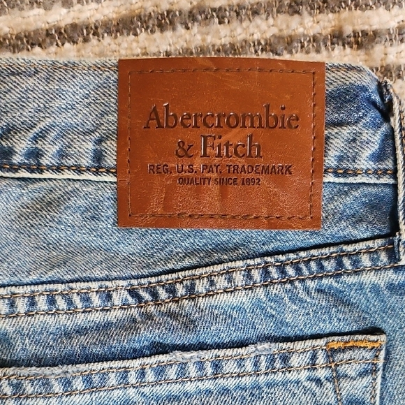 Abercrombie & Fitch Light Blue Loose Fit Jeans Zip Fly NWT - Picture 4 of 9